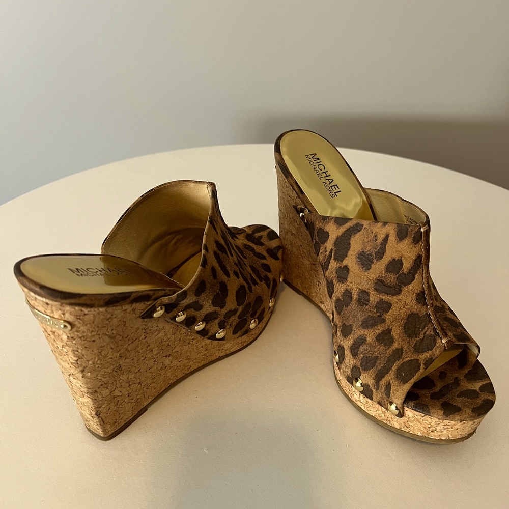 Sexy 5” Belinda wedge - by Michael Kors, Leopard print leather. Sz10